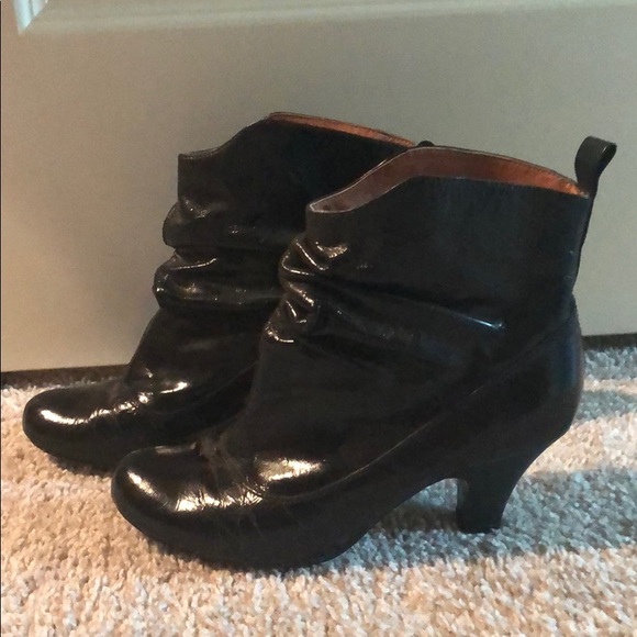 Steve Madden booties - Picture 2 of 11
